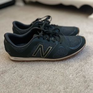 Size 8 New Balance casual sneakers